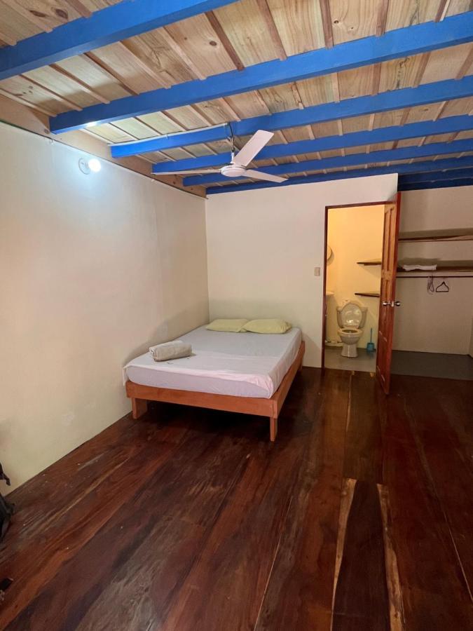 Hostel Tuanis Surf Camp Playa Santa Teresa  Luaran gambar