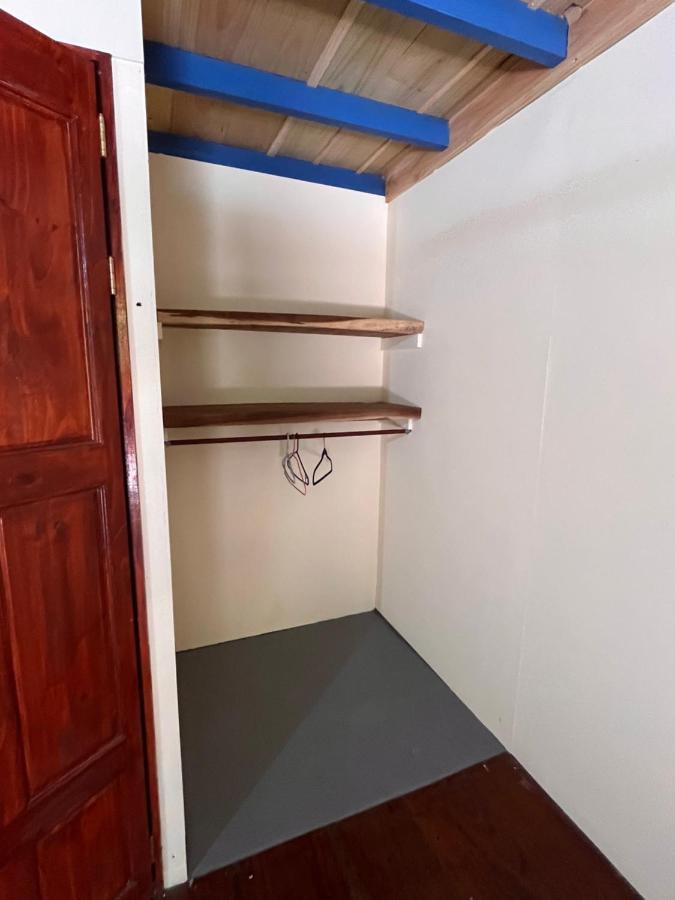 Hostel Tuanis Surf Camp Playa Santa Teresa  Luaran gambar