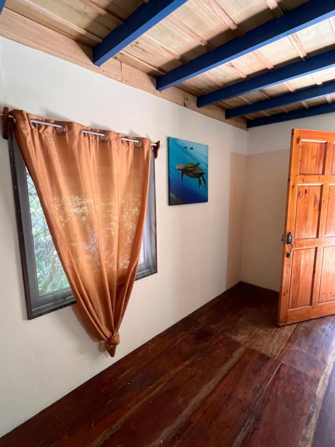 Hostel Tuanis Surf Camp Playa Santa Teresa  Luaran gambar