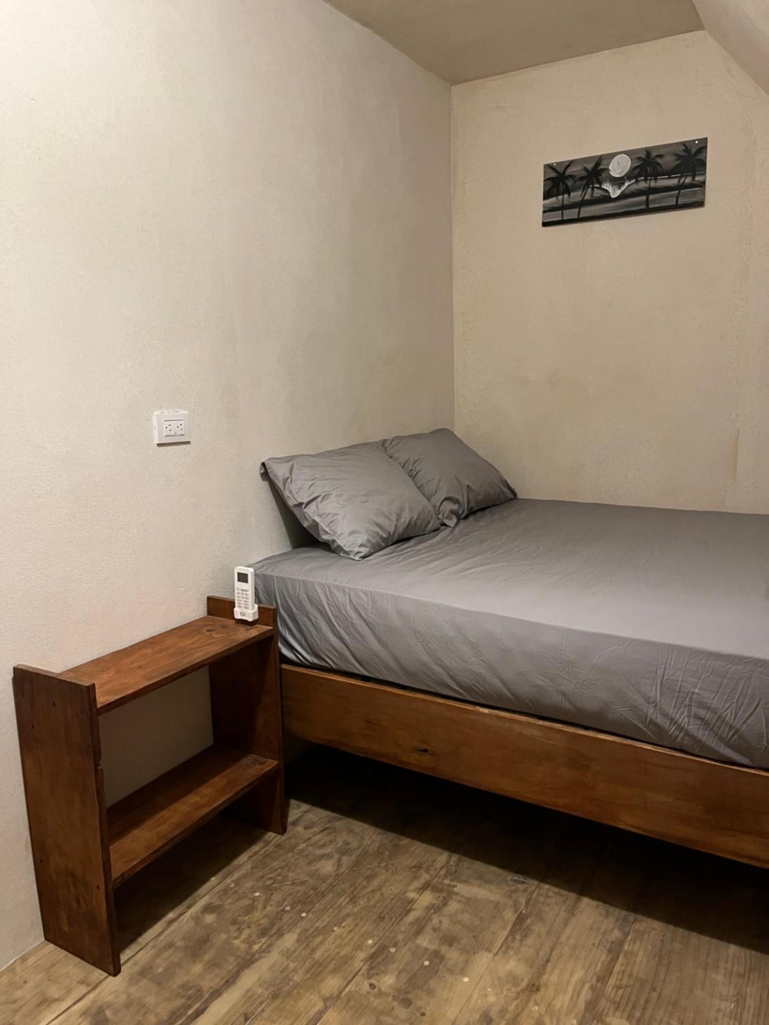Hostel Tuanis Surf Camp Playa Santa Teresa  Luaran gambar
